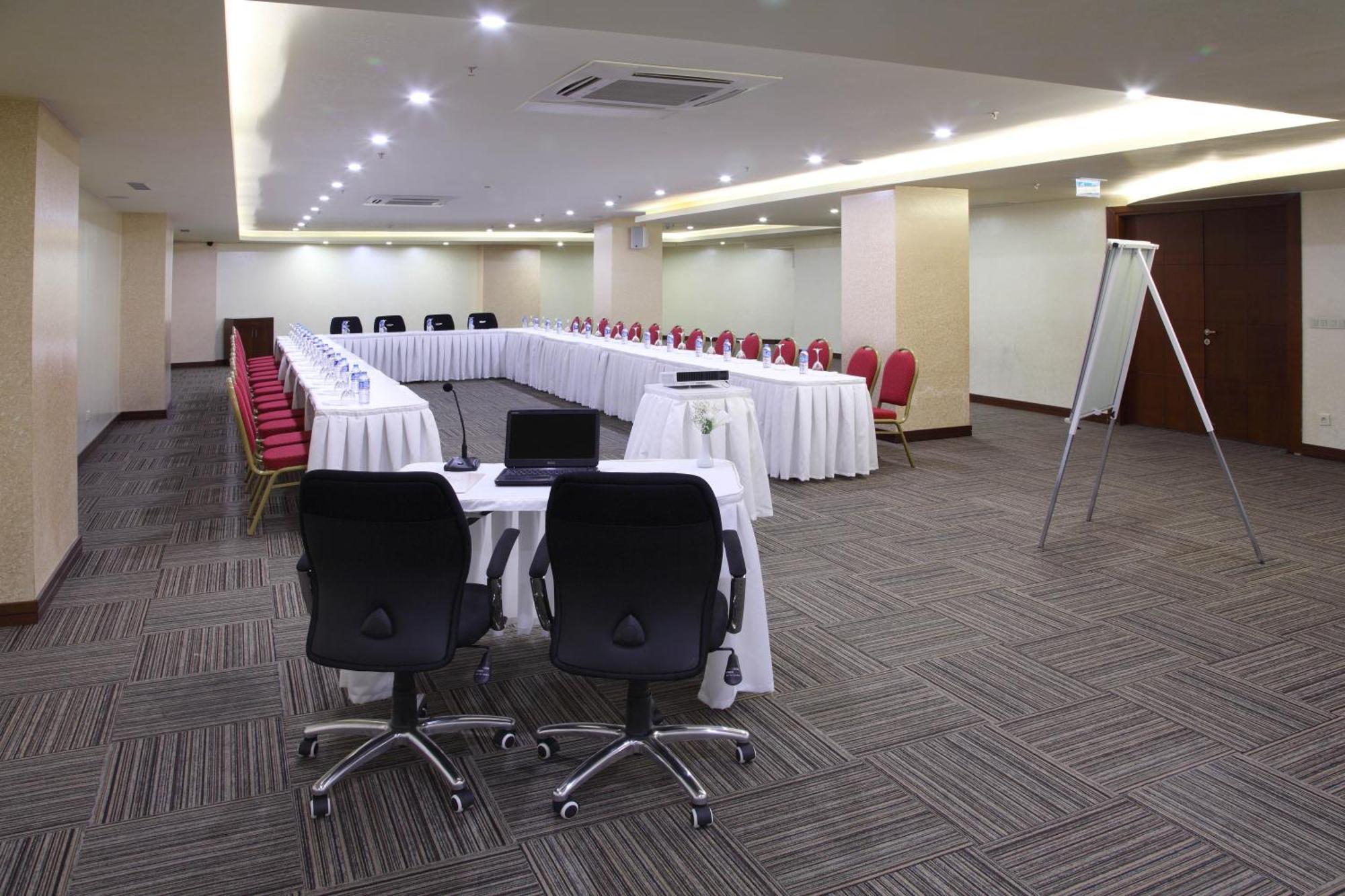 Hotel Senbayrak City Адана Екстер'єр фото