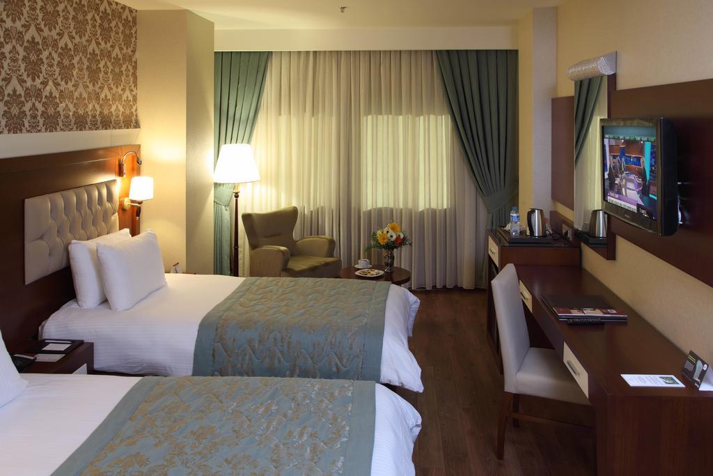 Hotel Senbayrak City Адана Екстер'єр фото