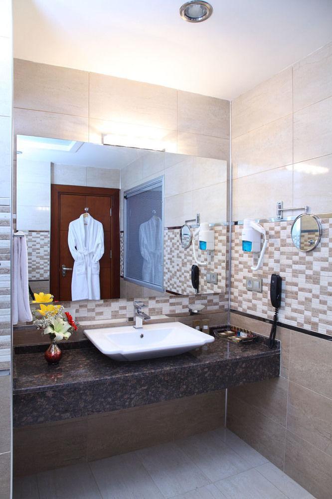 Hotel Senbayrak City Адана Екстер'єр фото