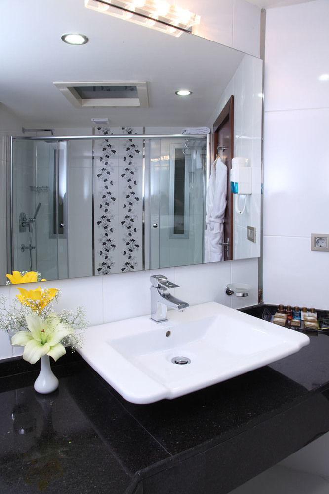 Hotel Senbayrak City Адана Екстер'єр фото