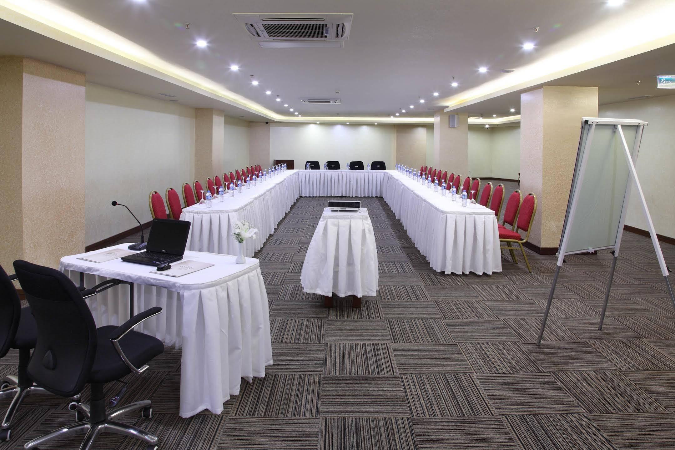 Hotel Senbayrak City Адана Екстер'єр фото